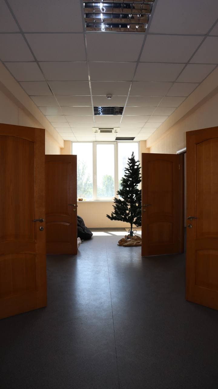 144 м²